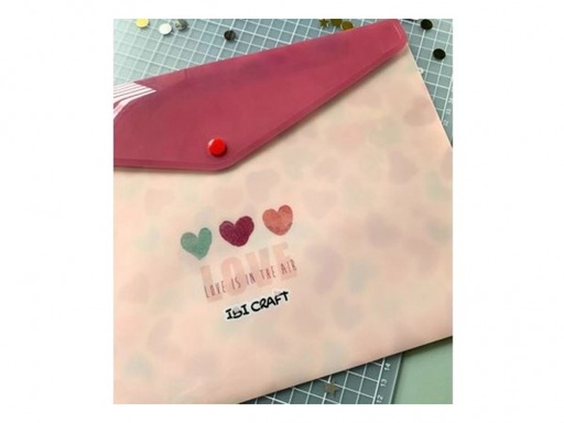 [76807] SOBRE PLASTICO CON BOTON A4 HEARTS